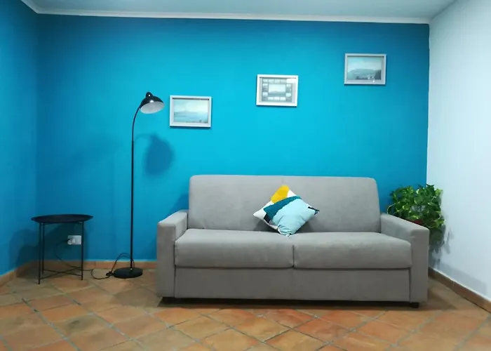 Tribunali street house
